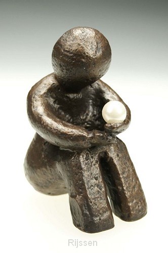 Beeld  4b parel 10cm brons